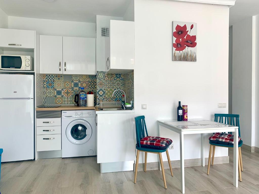 Calm, Cosy and Bright apartment renovated in playa del ingles- WiFi free - 3