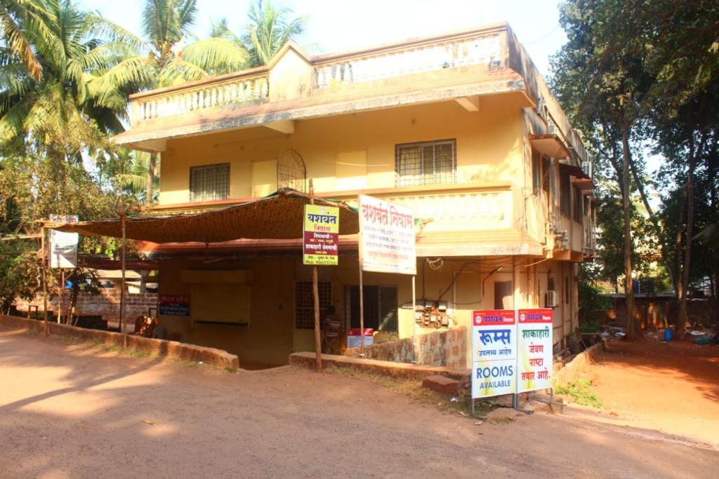 Vamoose Yashwant Niwas — Hotel in Ganpatipule