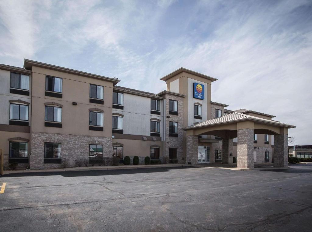 Comfort Inn Crystal Lake photo