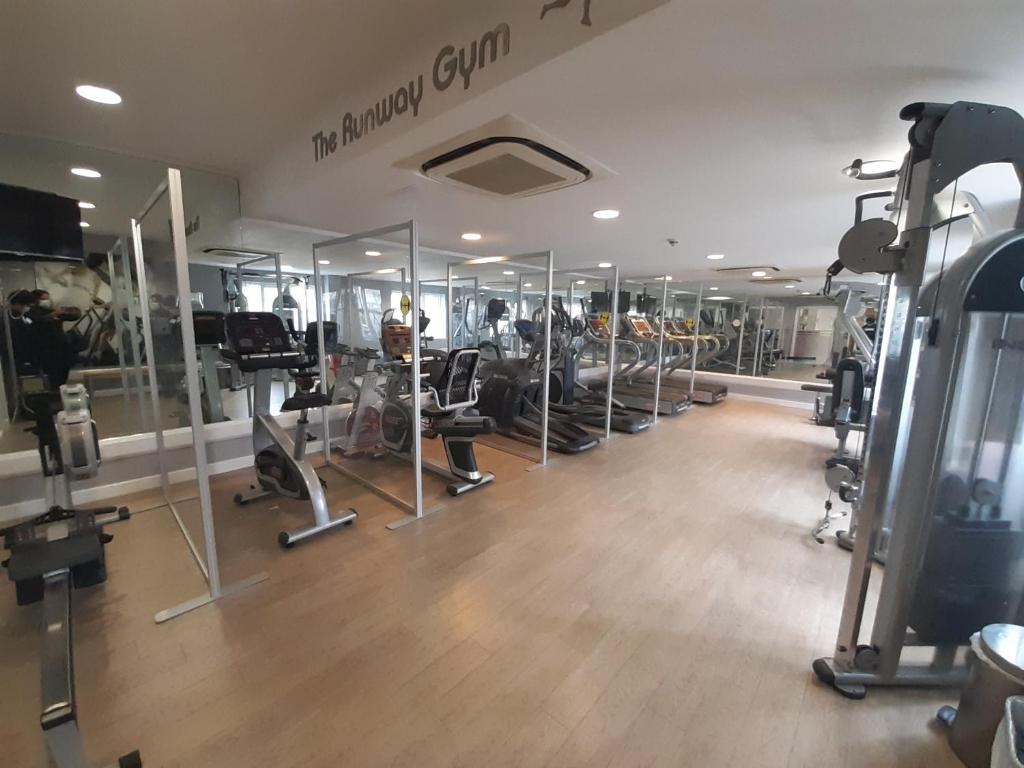 Luxury Apartment Close to London Heathrow and Stockley Park photo