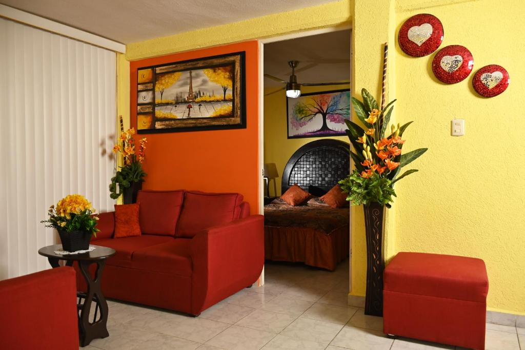 ¡A 200 mts de las playas: Caleta y Caletilla!