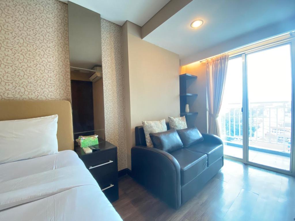 Deluxe &#038; Well Appointed 2BR at El Royale Apartment By Travelio
