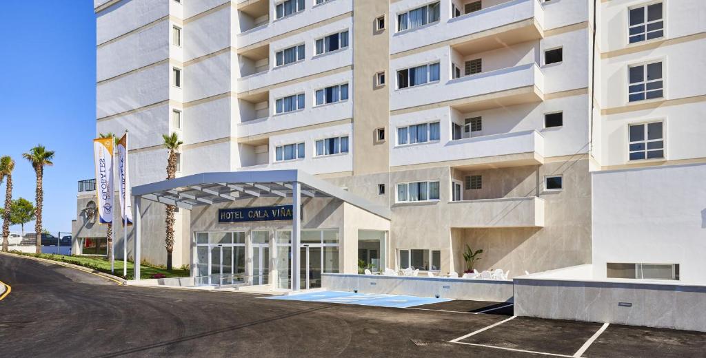 Globales Cala Viñas Adults Only 16+ — Hotel building in Cala Vinas, Balearic Islands