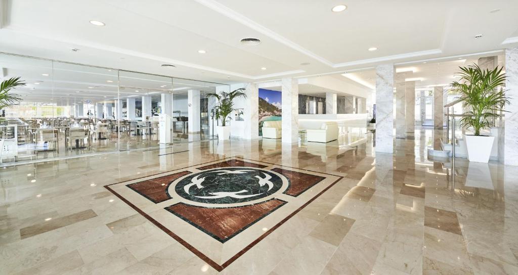Globales Cala Viñas Adults Only 16+ — Hotel building in Cala Vinas, Balearic Islands
