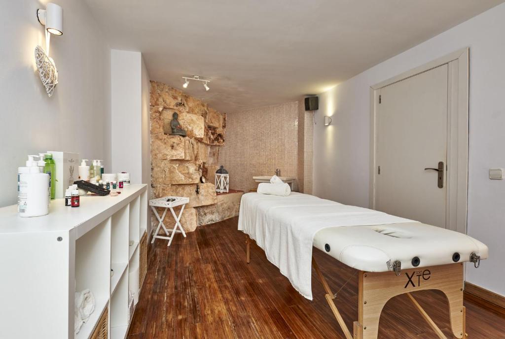 Globales Cala Viñas Adults Only 16+ — Spa in Cala Vinas, Balearic Islands