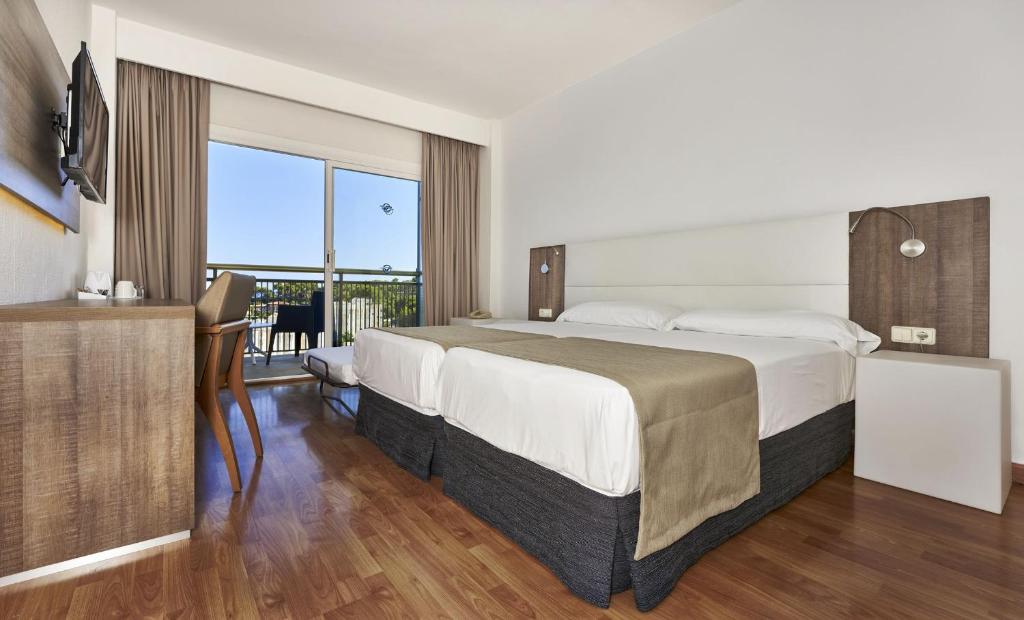 Globales Cala Viñas Adults Only 16+ — Hotel rooms in Cala Vinas, Balearic Islands