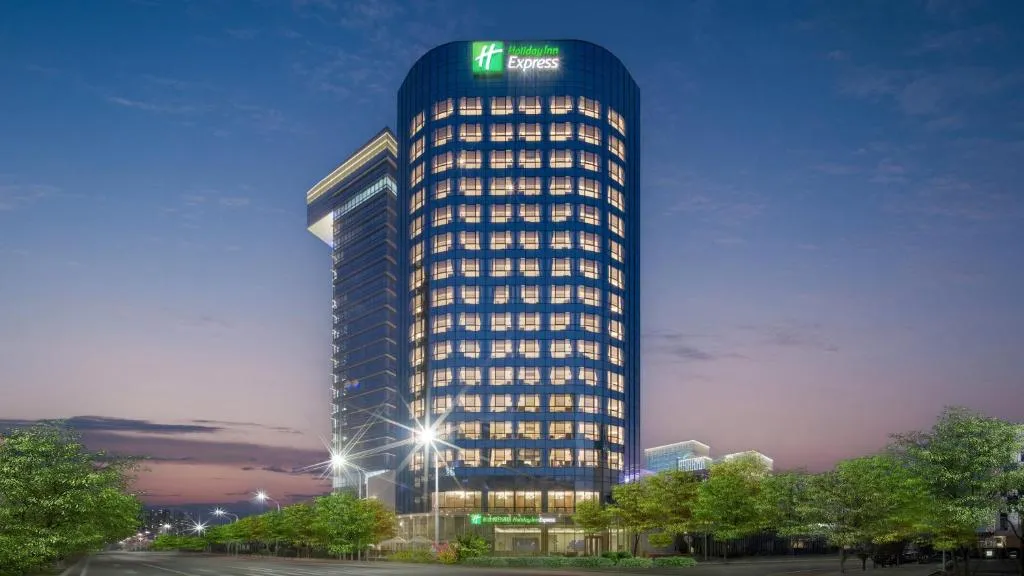 Holiday Inn Express Beijing Yizhuang Tongming Lake By IHG, hotel in Beijing