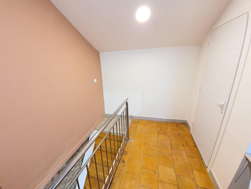 APPARTEMENT AGATHOIS-3 - 5