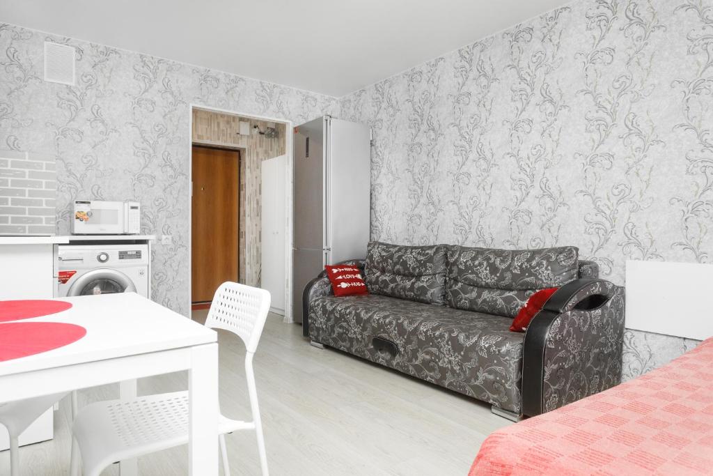 Two-Bedroom Apartment Ulitsa Yumasheva 6 (8)	