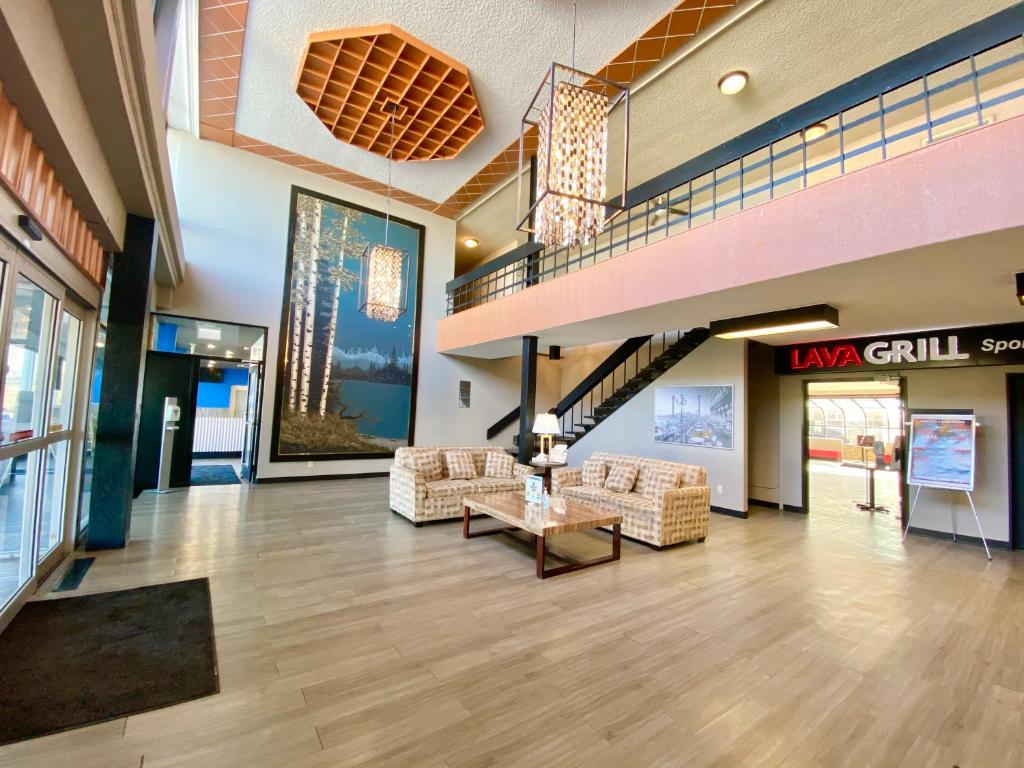 Ramada by Wyndham Whitecourt photo