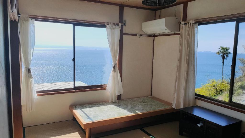 AKUA inn