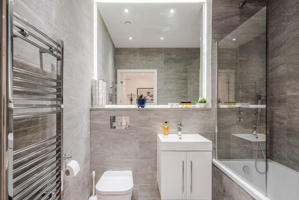 1 & 2 Bedroom Apartments Available with LillyRose Serviced Apartments St Albans, Free Wifi, City Cen photo