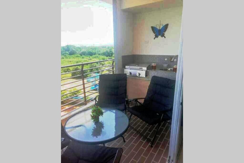 Hermoso apt con BBQ en balcon y Vista a la piscina - 2