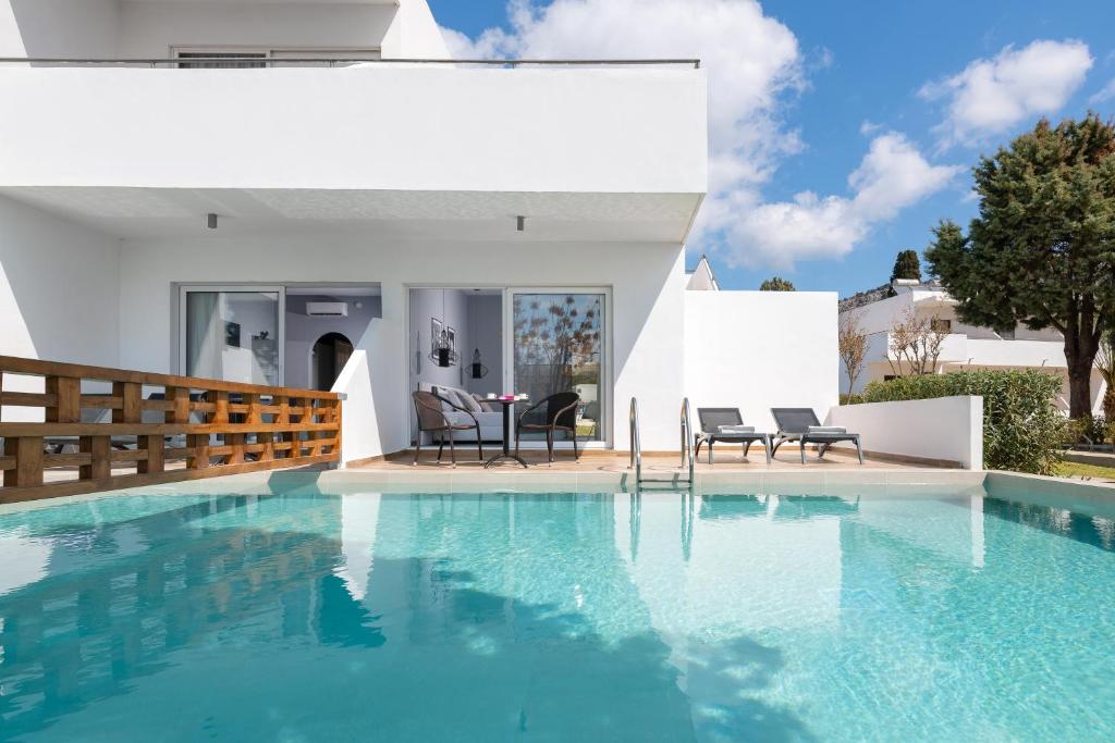 Belmare Hotel — Swimming pool in Lardos, South Aegean