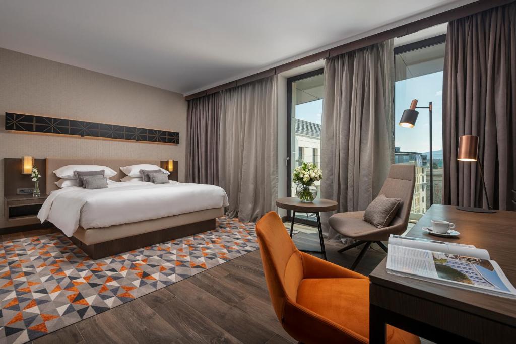 Sofia Hyatt Regency Sofia room