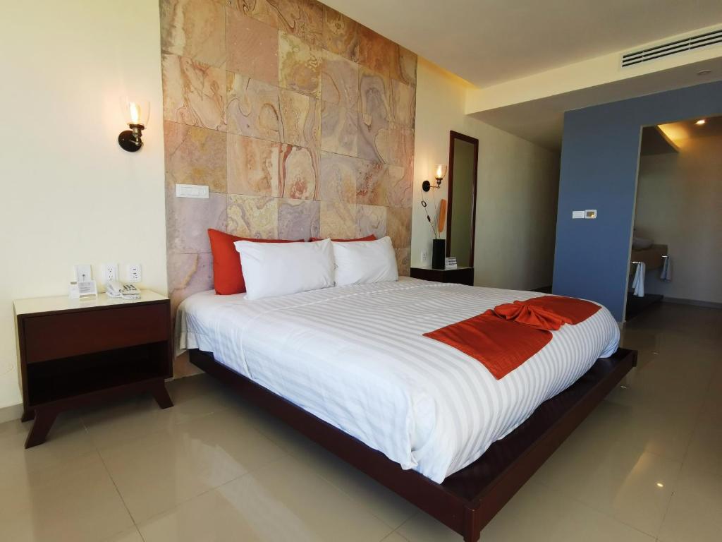 Artisan Family Hotels And Resort Collection Playa Esmeralda Photo 36