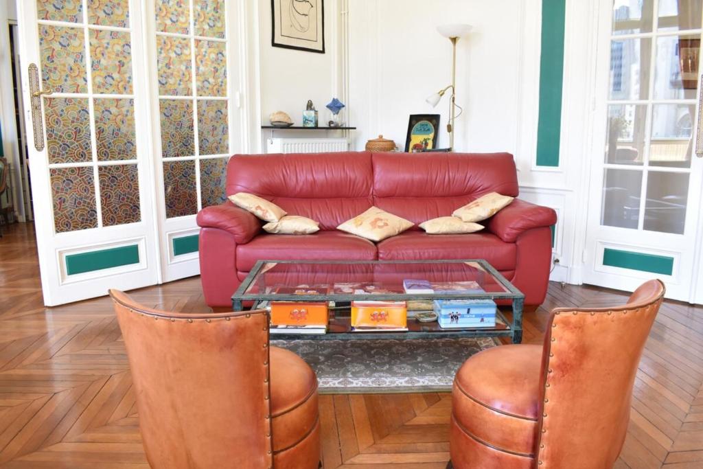 Charming 2 Bedroom Apartment with view of Paris Gare de Lyon - 3