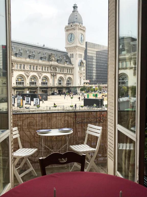 Charming 2 Bedroom Apartment with view of Paris Gare de Lyon - 2