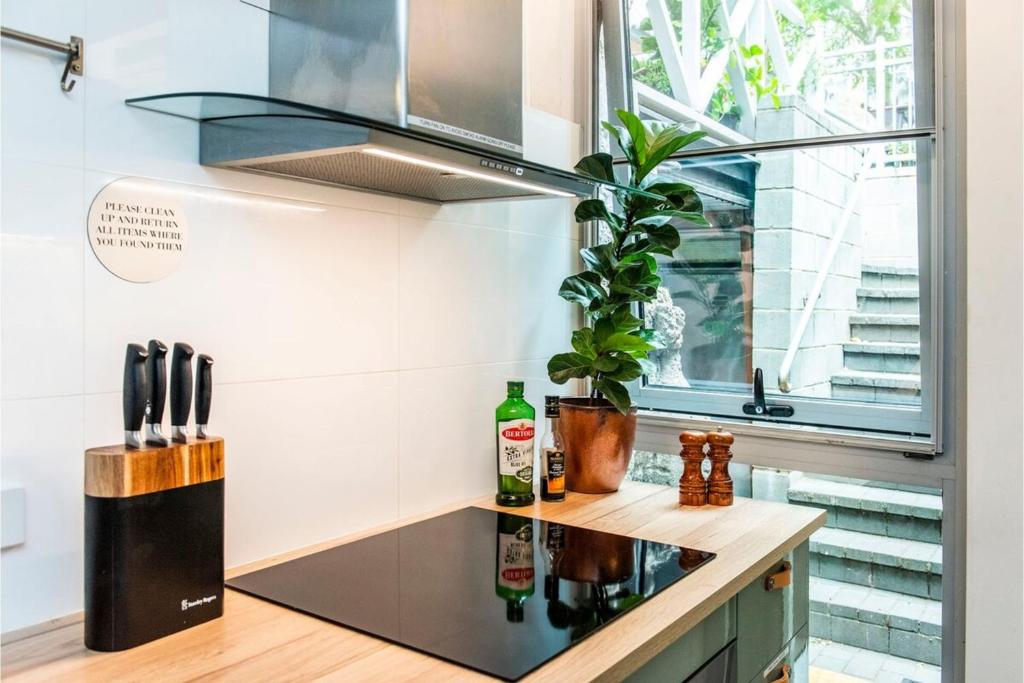 Modern Room with Rooftop Terrace Located Centrally photo