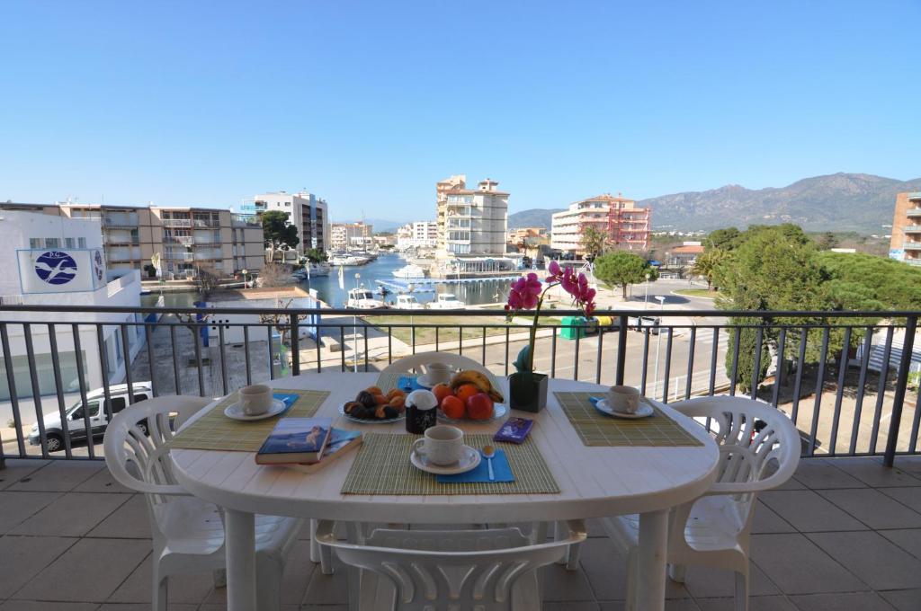 RNET - Sandra II C6 - Roses Santa Margarita, Roses