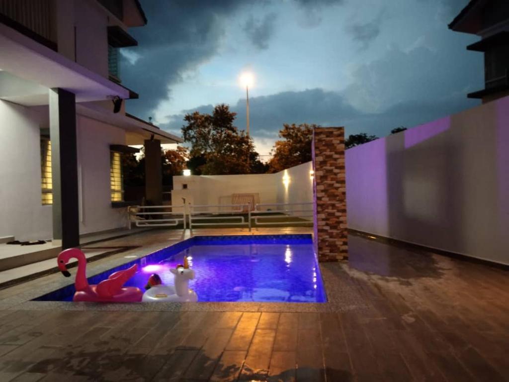Villa with private Pool and Sauna @ Nilai — Hotel in Nilai