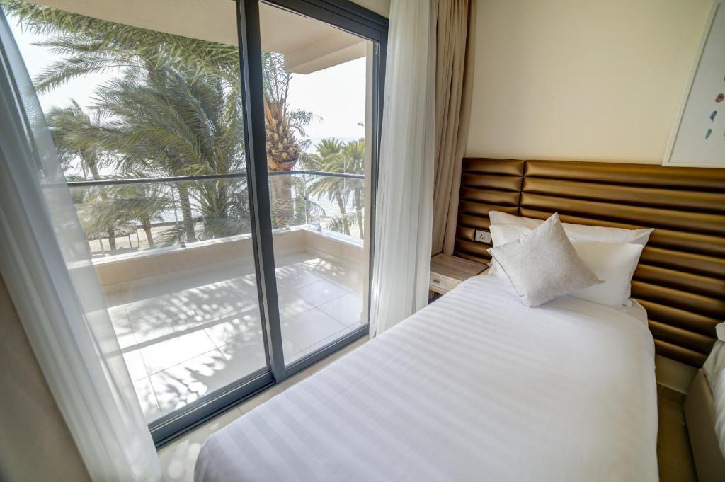 Sea view hotel photo
