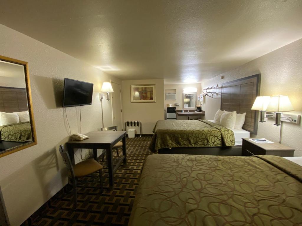 Motel In the Pines photo