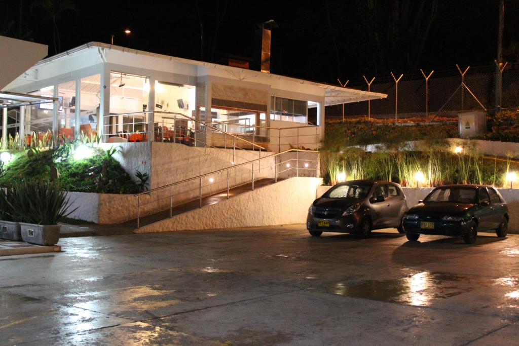 Restaurant, Sky Club Eco Hotel in Belen De Umbria