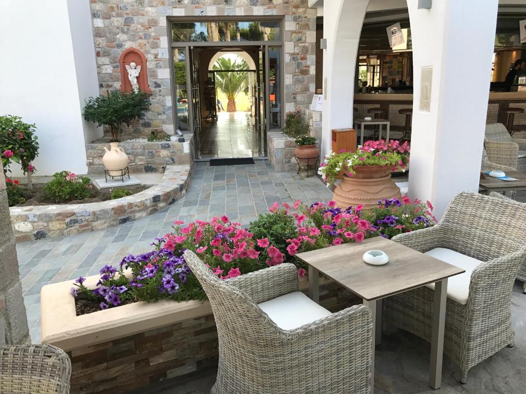 Palladium hotel — Hotel building in Marmari (Kos), South Aegean
