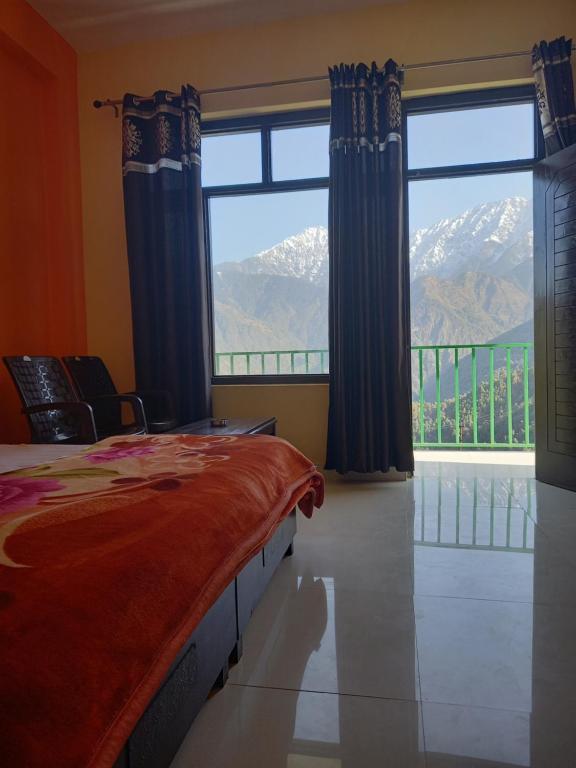Srishti homestay - Naddi — Hotel in Dharamshala