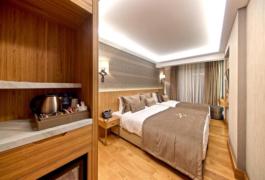 Lady Diana Hotel Photo 47
