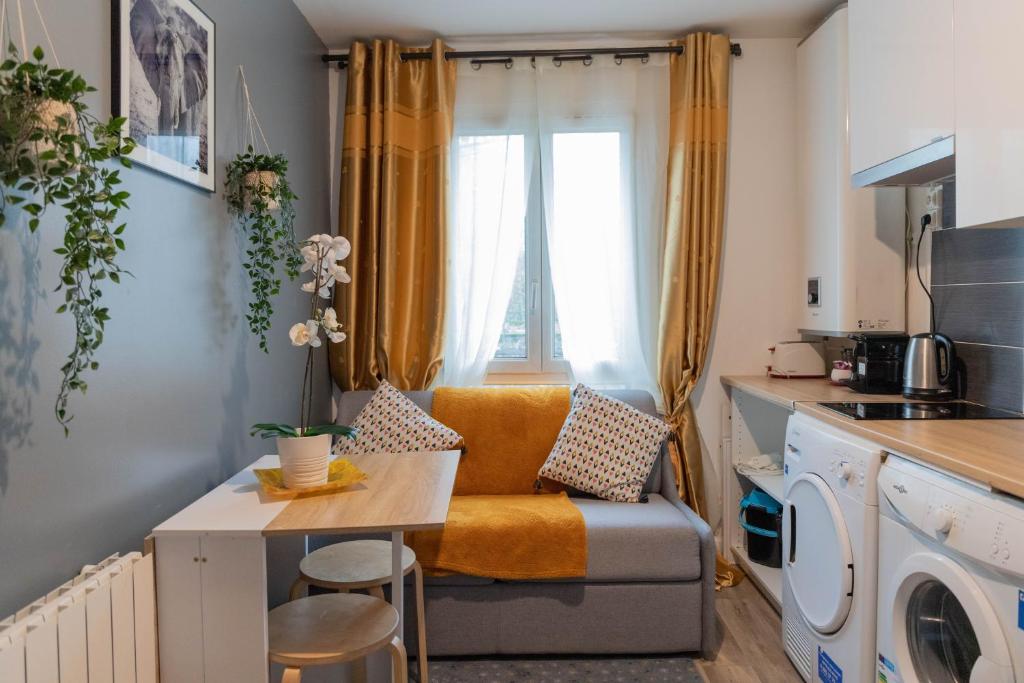 Cosy Home - PantinSmile — Hotel in Paris