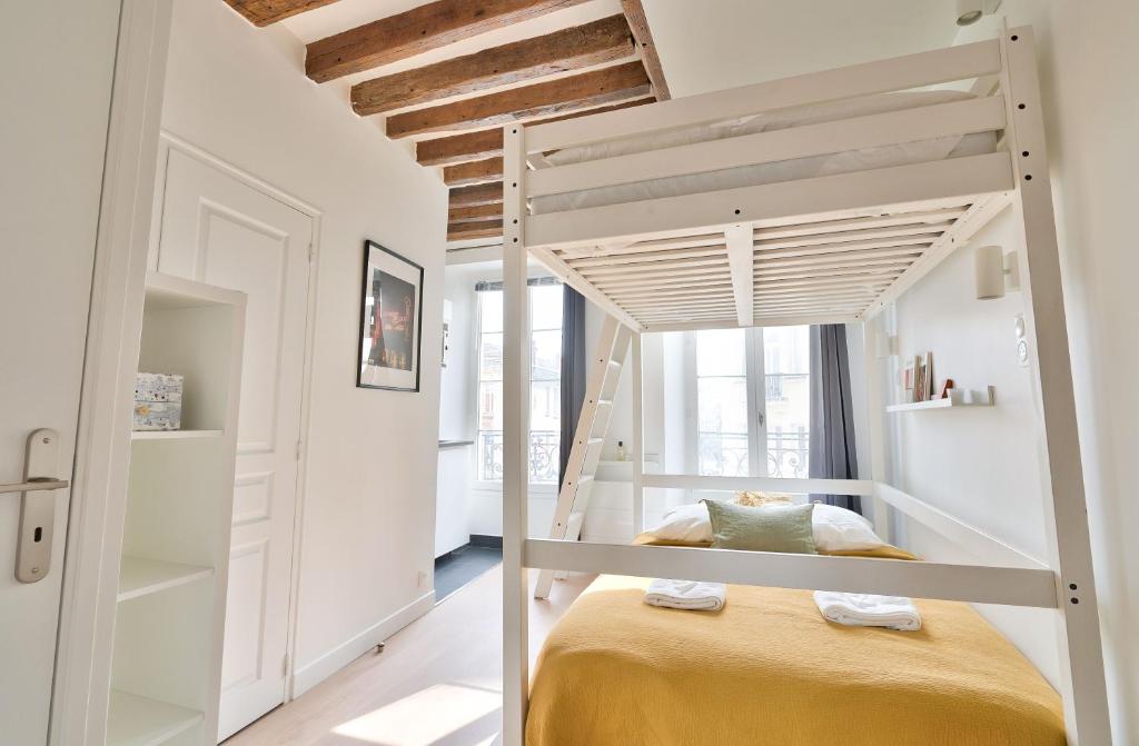 NEW Mezzanine Studio in the Heart of Paris (4F) - 3