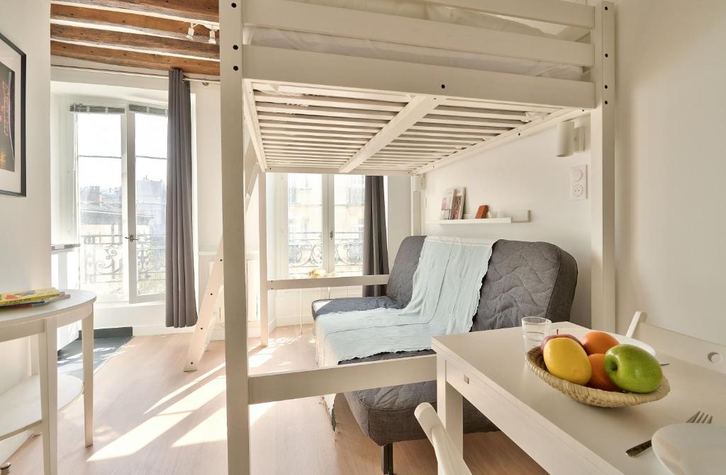 NEW Mezzanine Studio in the Heart of Paris (4F) - 2