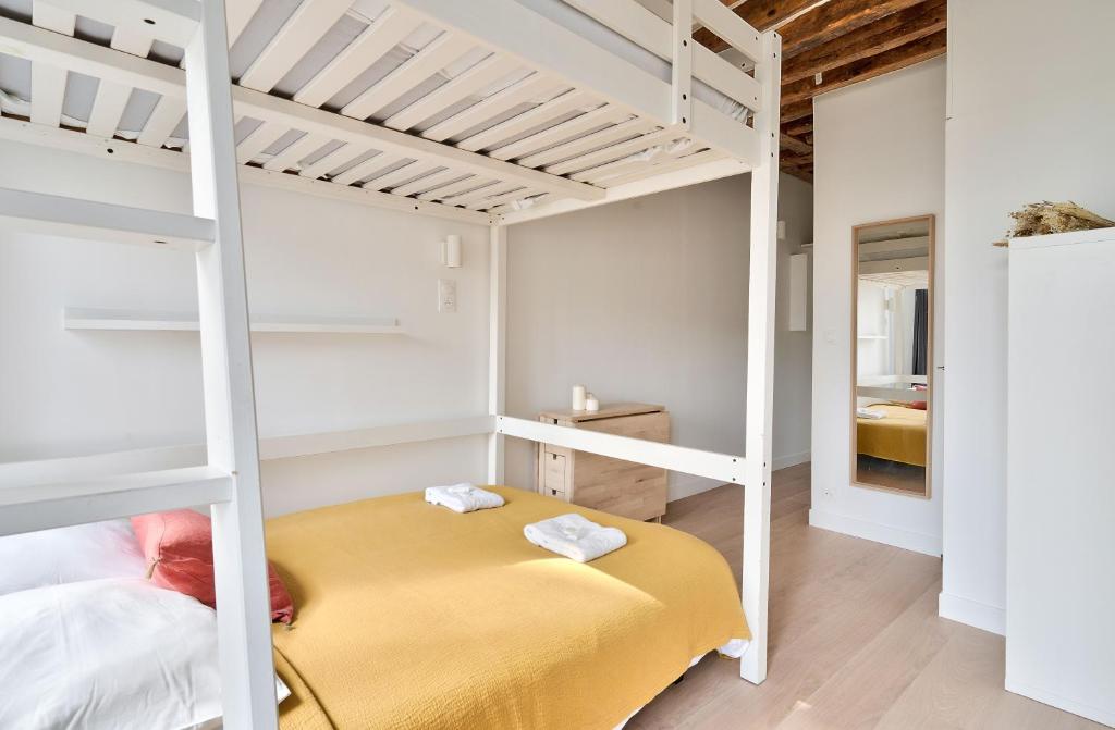 Stylish Mezzanine Studio in the Heart of Paris 3F - 5