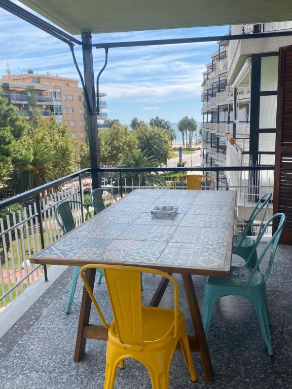 SALOU : SPACIEUX APPARTEMENT 100 M2 vue sur mer, Salou