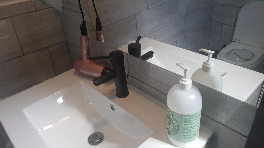 Chambre luxueuse proche centre ville et aeroport photo