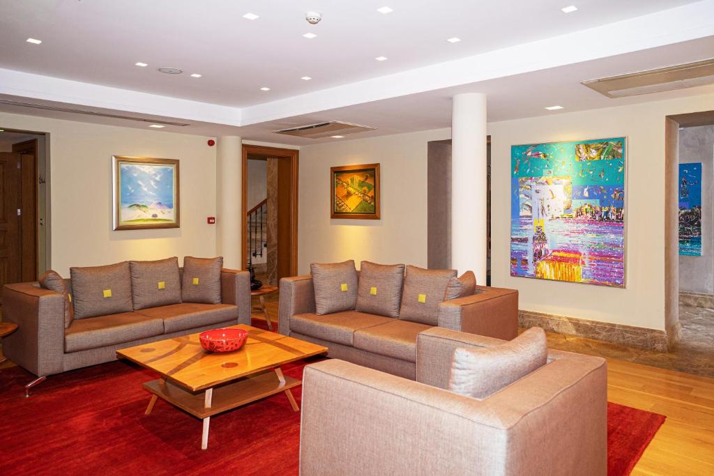 Tomtom Suites photo