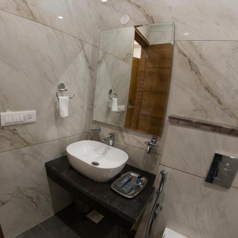 HOTEL VISHAL IMPERIAL photo