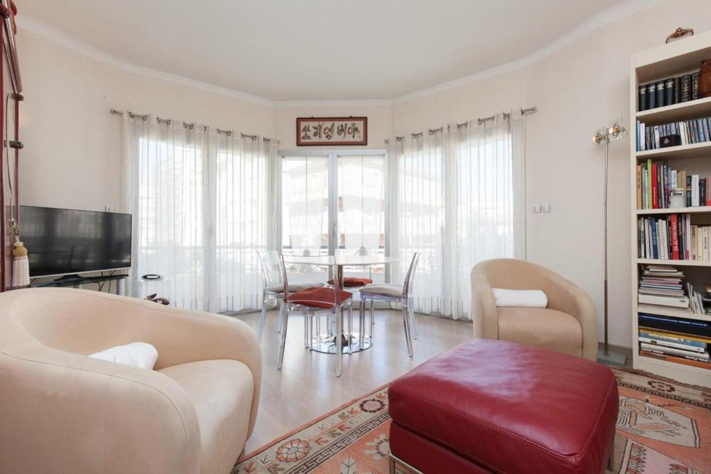 2-Br Apartment in City Center - 4