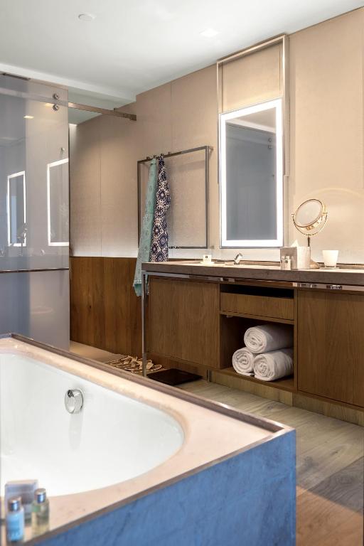 ハイアット デリー レジデンシズ (Hyatt Delhi Residences) バスルーム（客室）