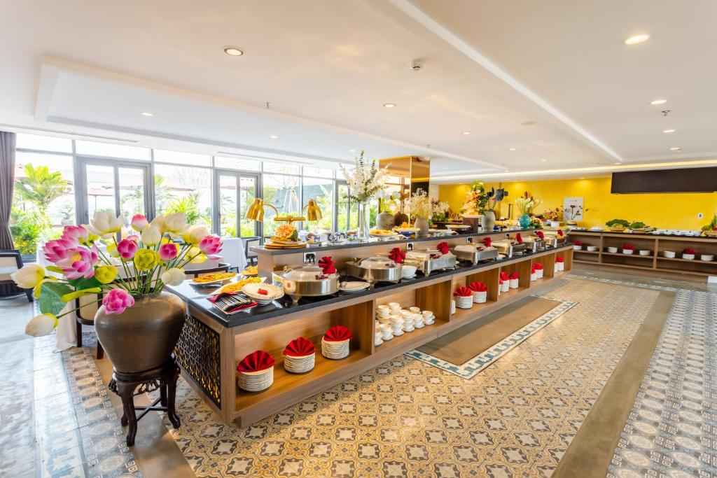 White Lotus Hue Hotelnull