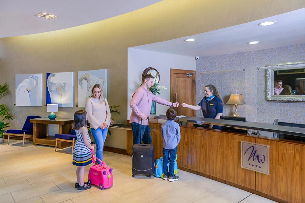 Manor West Hotel & Leisure Club