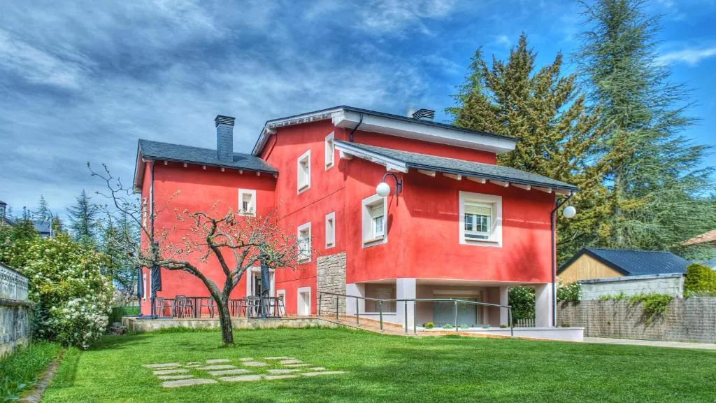PURA VIDA PIRINEOS，位于哈卡的酒店
