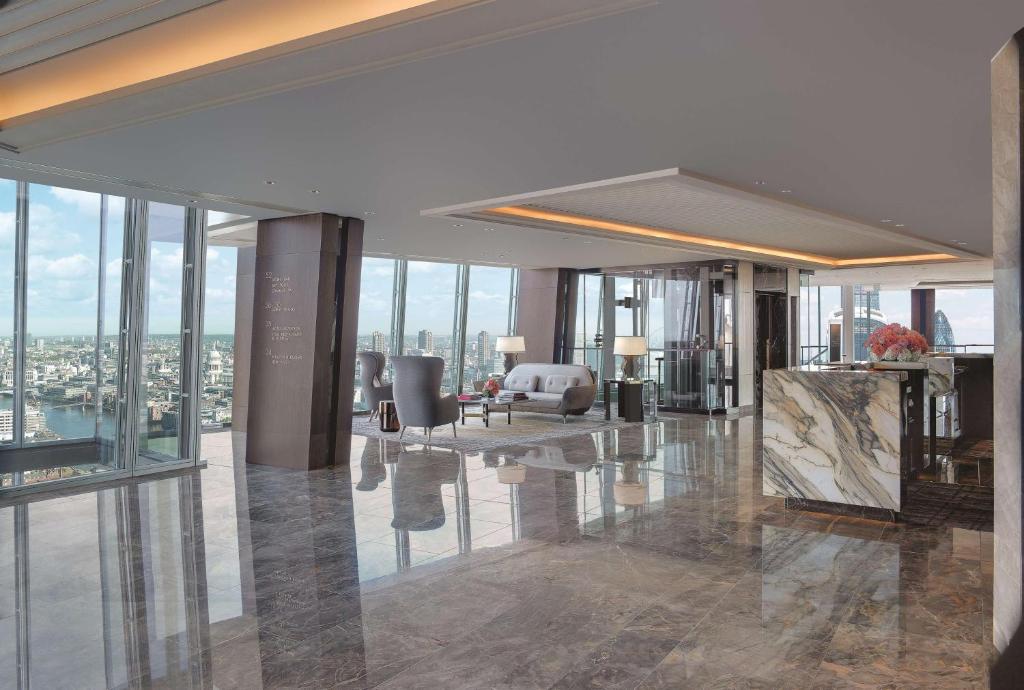 Hotel concierge and services