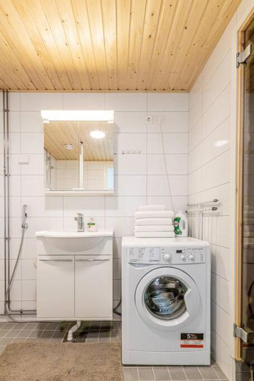 Apartment, Sleepwell, Tikkurila with private sauna, 70m2 1-7 pers photo