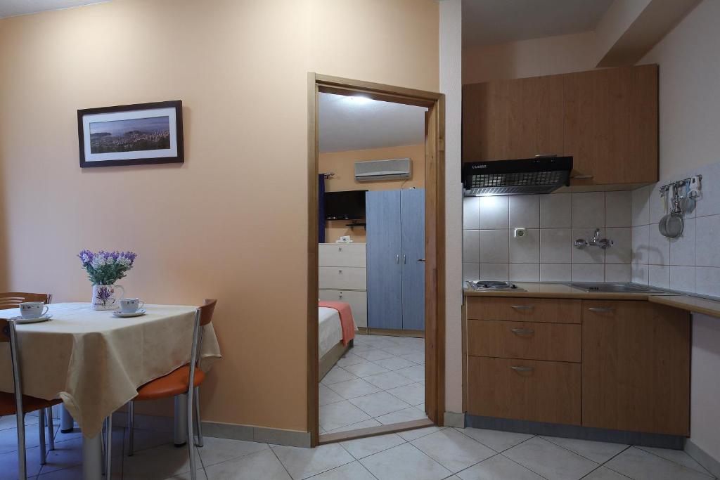 La Familia Apartments photo