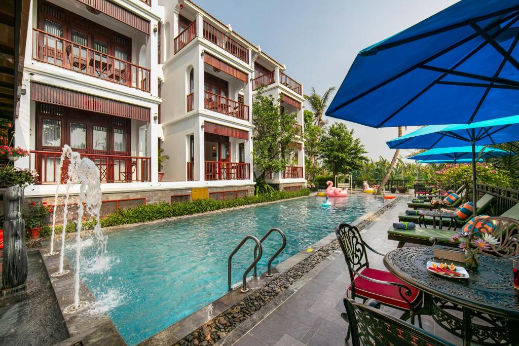 ホイアン リバーサイド ヴィラズ アンド アパートメンツ (HOI AN RIVERSIDE VILLAS AND APARTMENTS) スイミングプール