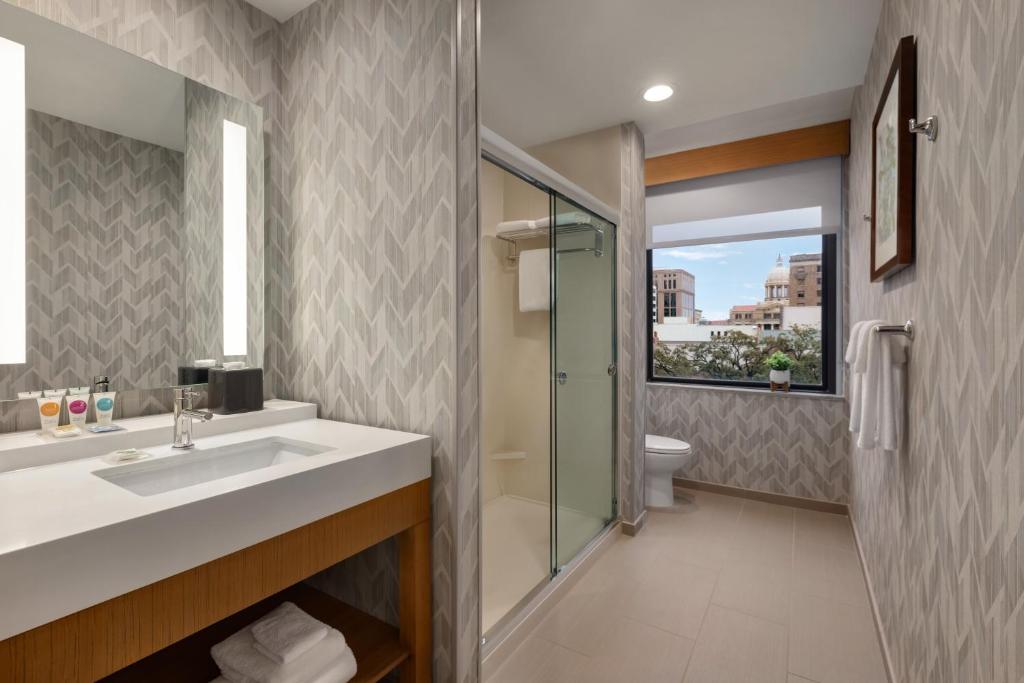 Hyatt Place Houston Downtown photo