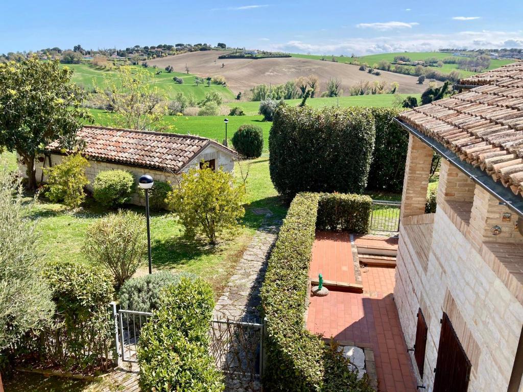S214 - Sirolo, trilocale con giardino in zona tranquilla - 1